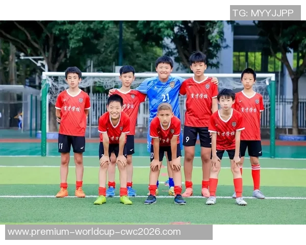 校园足球的多元发展与青少年身心健康的关系探讨 校园足球的多元发展与青少年身心健康的关系探讨