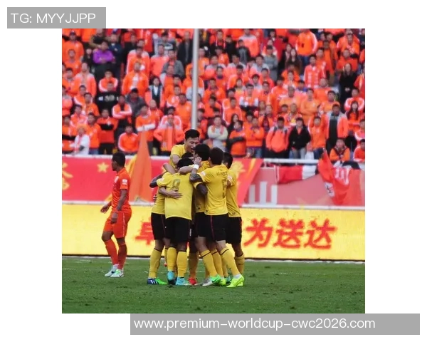 精彩瞬间尽在笼式足球图片中感受激情与团队合作的魅力