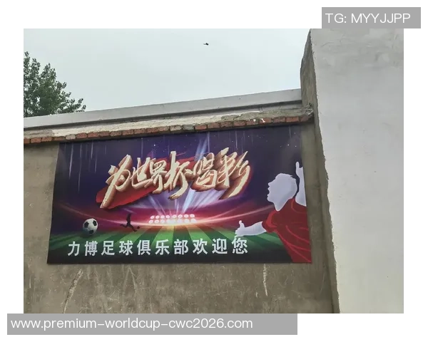 谢华花式足球的精彩瞬间与技巧解析让你领略足球艺术的魅力与激情 谢华花式足球的精彩瞬间与技巧解析让你领略足球艺术的魅力与激情