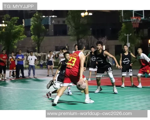 足球与篮球哪个更有趣探讨两项运动的魅力与乐趣之争 足球与篮球哪个更有趣探讨两项运动的魅力与乐趣之争